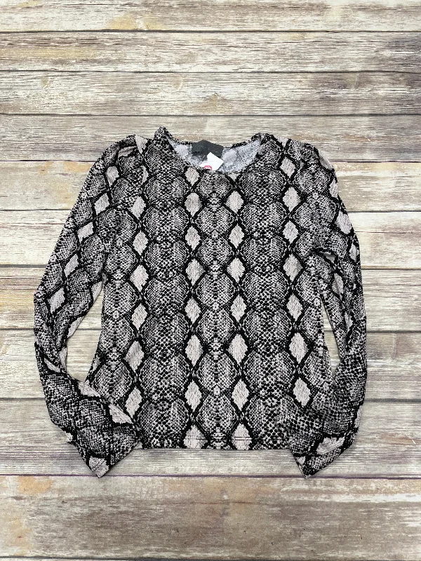 women's tops for those who want to wear versatile pieces that can be dressed up or downTop Long Sleeve By Sunday In Brooklyn In Snakeskin Print, Size: M