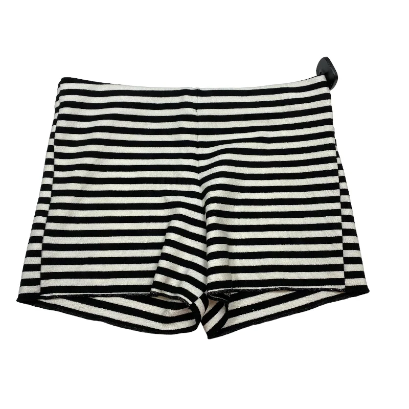 women's relaxed-fit shortsBlack & White Shorts Zara, Size L