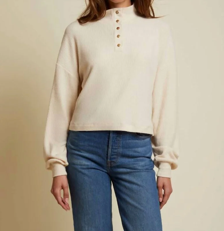 Comfortable SweatersEvan Cropped Turtleneck Top In White Chocolate