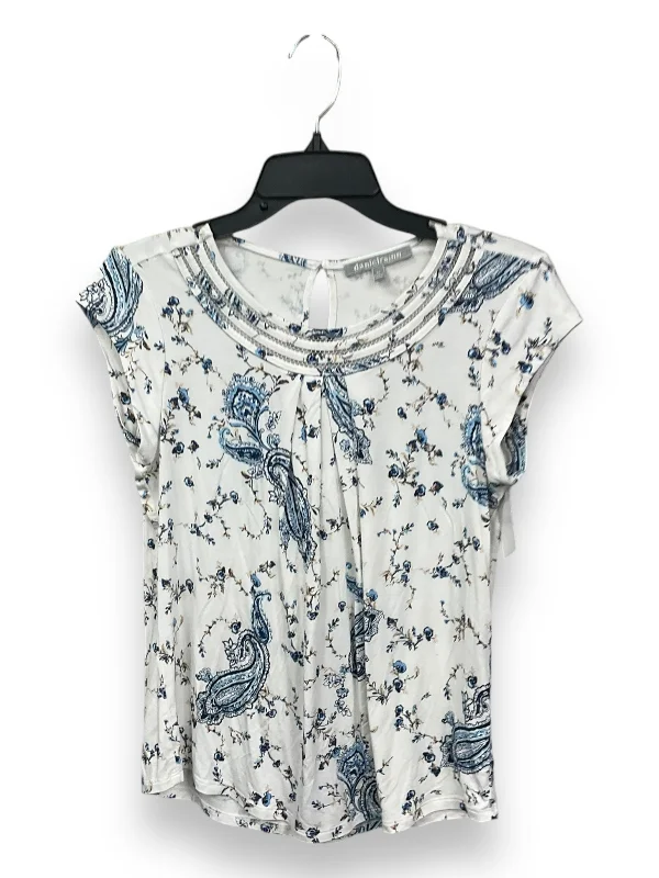 women's tops for those who want to elevate their everyday wear with chic and elegant piecesTop Short Sleeve By Daniel Rainn In Floral Print, Size: Sp