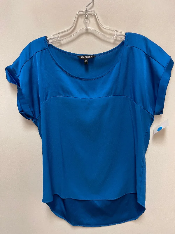 women's tops for those who want to stay warm and stylish during colder weatherTop Short Sleeve By Express In Blue, Size: S