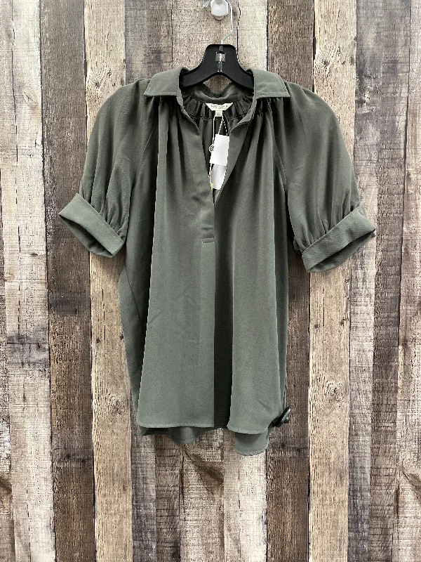 women's tops for those who appreciate subtle and muted tonesTop Short Sleeve By Max Studio In Green, Size: Xs