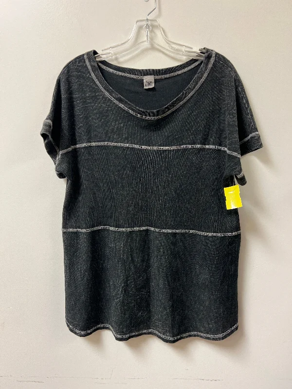 women's tops for those who want to make a bold fashion statement with their choice of topsTop Short Sleeve By Sew In Love In Grey, Size: M