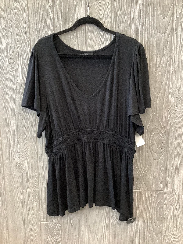 women's tops with unique designsTop Short Sleeve By Torrid In Black, Size: 3x